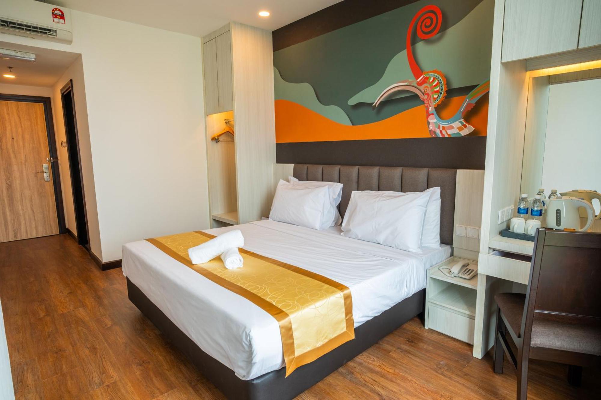 City Rise Hotel Мири Экстерьер фото